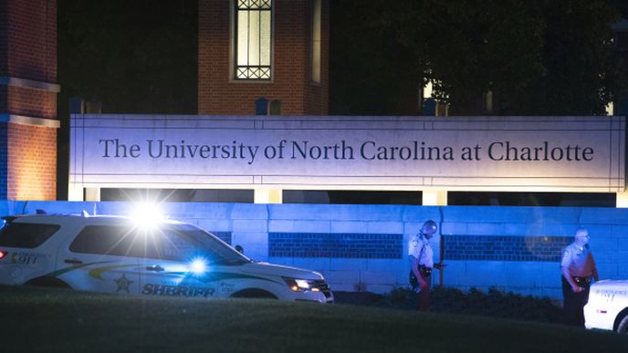 Univerzita v Charlotte, kde v úterý večer student střílel do lidí