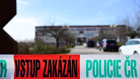 Policie zasahuje na univerzitě v Hradci Králové.