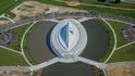 Španělský architekt Santiago Calatrava je známý svými moderními krásnými stavbami po celém světě. Jednou z nich je právě otevřená první část komplexu Floridské polytechnické univerzity v Lakelandu, který se nachází mezi městy Orlando a Tampa.