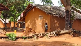 Pohled na dům v konžské vesnici Gemeně