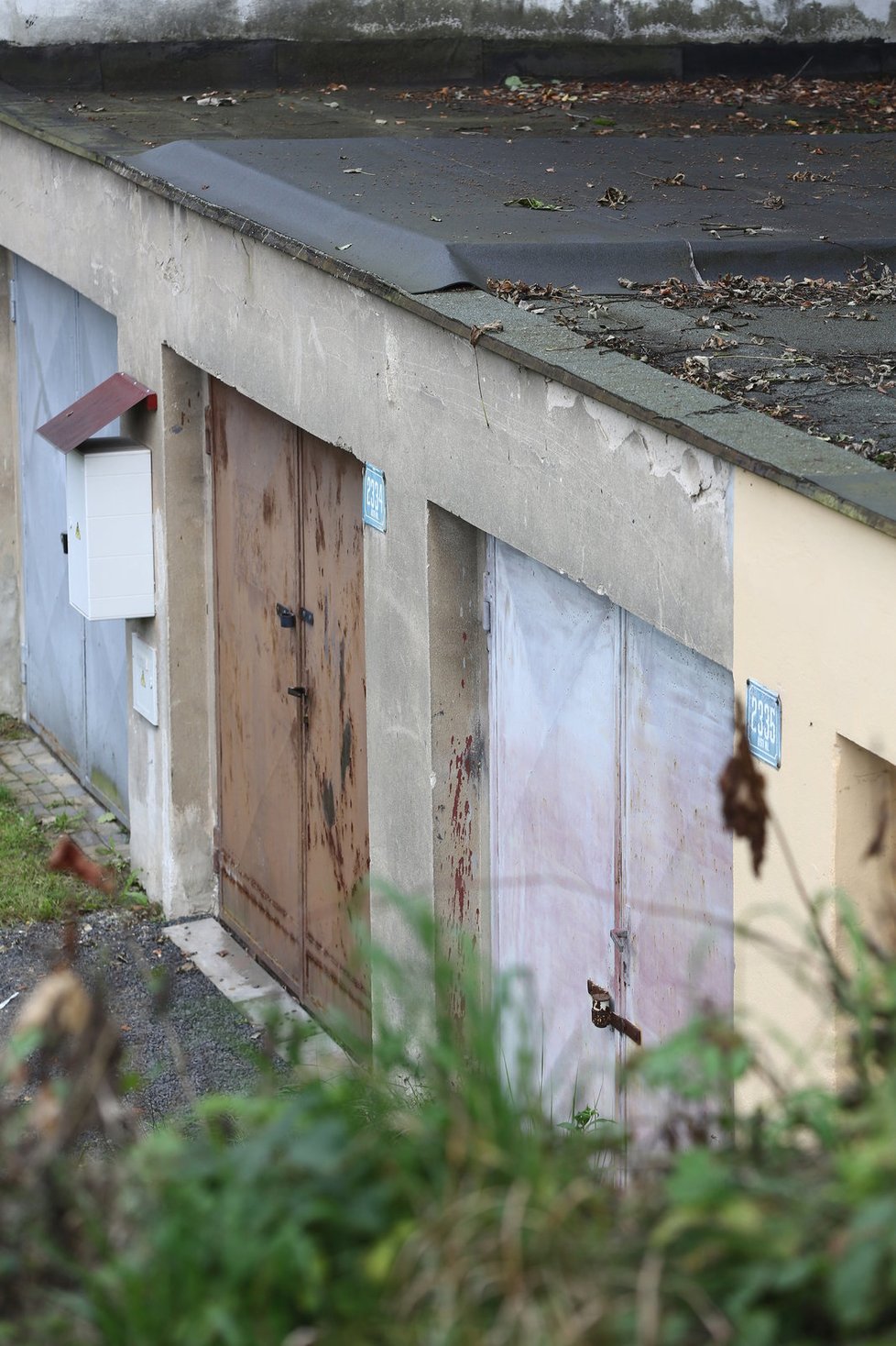 Izolace na střeše garáže - měla bránit úniku volání o pomoc?