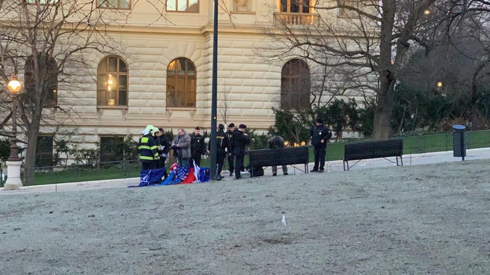 19. ledna 2019: U Národního muzea se chtěl podpálit další muž. Zároveň chtěl spálit i několik vlajek, například OSN, NATO, Sovětského svazu či USA.