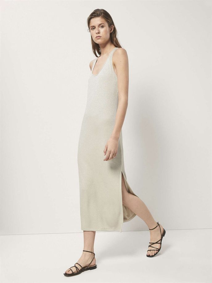 Šaty se třpytem, Massimo Dutti, 1795 Kč, www.massimodutti.com Šaty se třpytem, Massimo Dutti, 1795 Kč, www.massimodutti.com