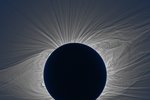 Snímek úplného zatmění Slunce, tak jak je zachytily přístroje brněnských vědců