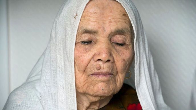 Nejstarší uprchlice světa: Bibihal Uzbekiová z Afghánistánu.