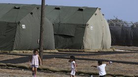 Uprchlíci se omylem vylodili na britské letecké základně na Kypru.