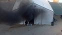 Požár z roku 2016. Uprchlíci podpálili zázemí centra. Protestovali proti zdlouhavému azylovému řízení