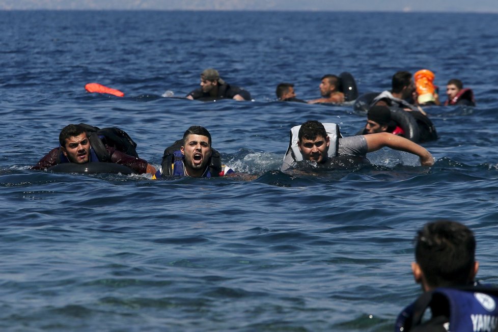 Další boj o život kvůli nebezpečné cestě přes Středozemní moře. Tak to je nejnovější zpráva z pobřeží ostrova Lesbos.