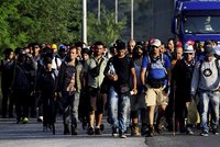 Armáda běženců se přesouvá do Evropy: Valná většina uprchlíků jsou muži!