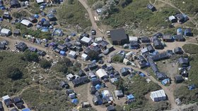 Uprchlický tábor v Calais.