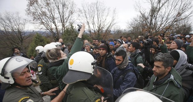 Česká policie v Makedonii? To jsou nadávky a násilí, tvrdí dobrovolník Štěpán