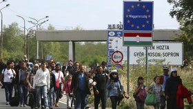 Uprchlíci na maďarsko-rakouské hranici