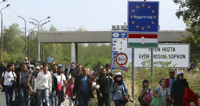 Uprchlíci na maďarsko-rakouské hranici