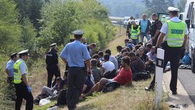 Policisté zadrželi dodávku plnou uprchlíků.