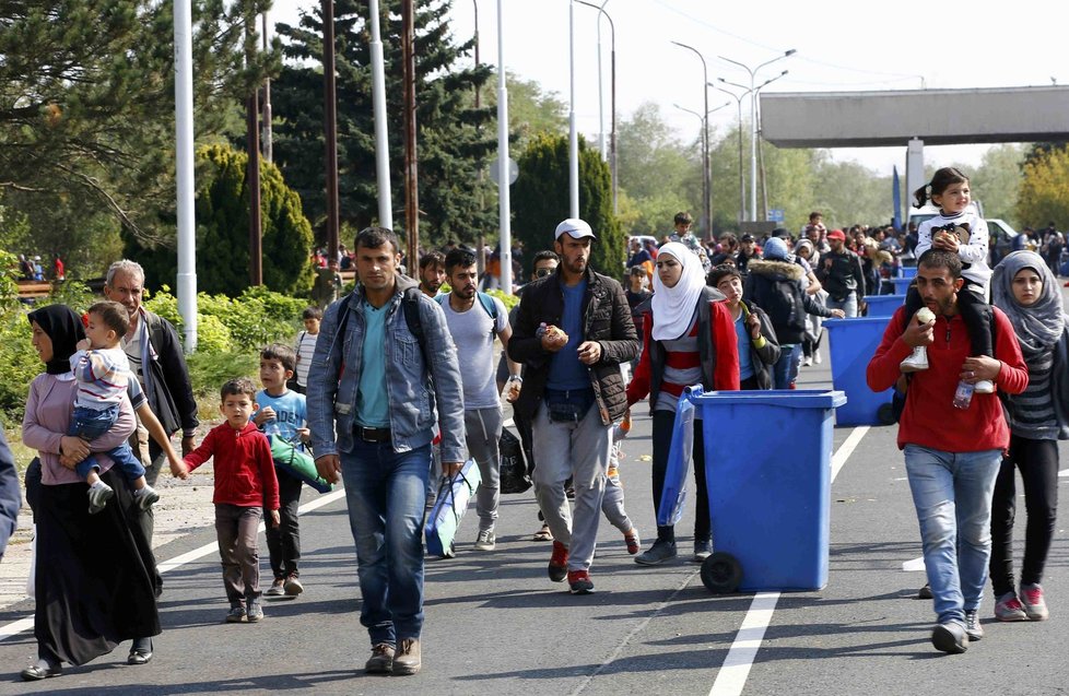 Uprchlíci ze Sýrie, Afghánistánu i Afriky putují Evropou. Vysněným cílem je pro většinu z nich Německo