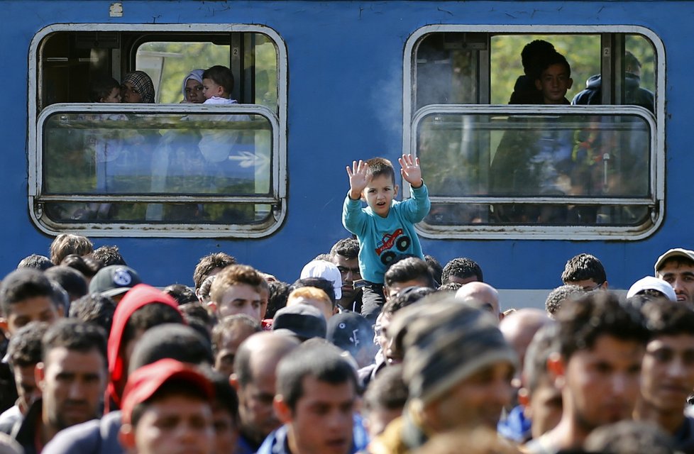 Uprchlíci ze Sýrie, Afghánistánu i Afriky putují Evropou. Vysněným cílem je pro většinu z nich Německo