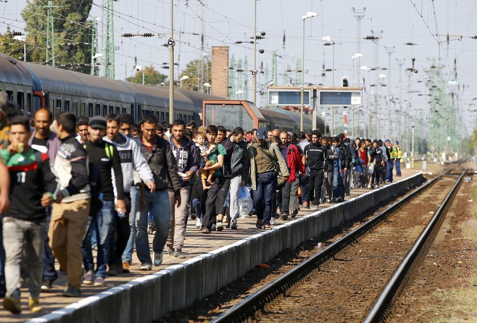 Uprchlíci ze Sýrie, Afghánistánu i Afriky putují Evropou. Vysněným cílem je pro většinu z nich Německo