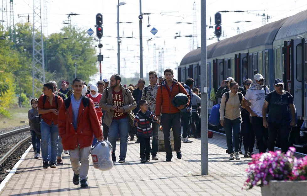 Uprchlíci ze Sýrie, Afghánistánu i Afriky putují Evropou. Vysněným cílem je pro většinu z nich Německo