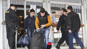 Iráčtí uprchlíci, kteří chtěli do Německa, ale chytili je u hranic.