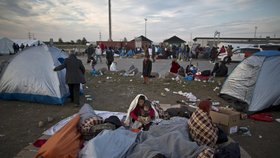 Uprchlíci mířící do rakouského Nickelsdorfu