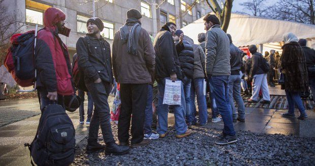 Loňská bilance žádostí o azyl: ubyli Syřané i Ukrajinci, přibyli Arméni a Ázerbájdžánci