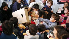 Hračky pro děti uprchlíků v Berlíně