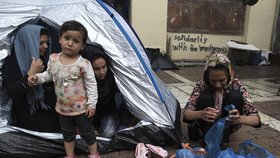 Uprchlíci v Athénách: Stan na ulici