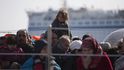 Řecko deportuje první uprchlíky z ostrova Lesbos do Turecka