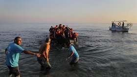 Listopad 2015: Uprchlíci na řeckém ostrově Lesbos