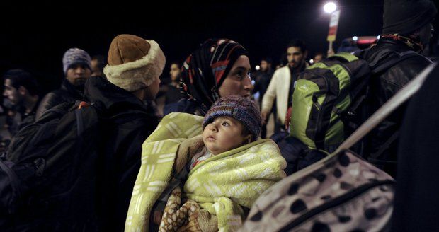 Mohutná vlna migrantů dorazila do Řecka. Je za tím tlak od Turků na EU?