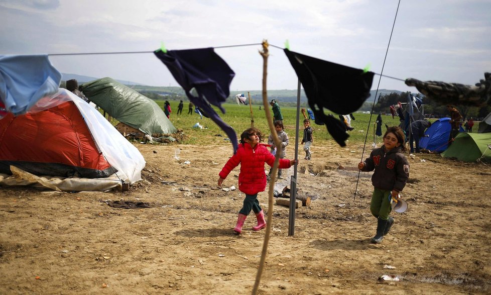 Uprchlíci v provizorním táboře Idomeni na řecko-makedonské hranici