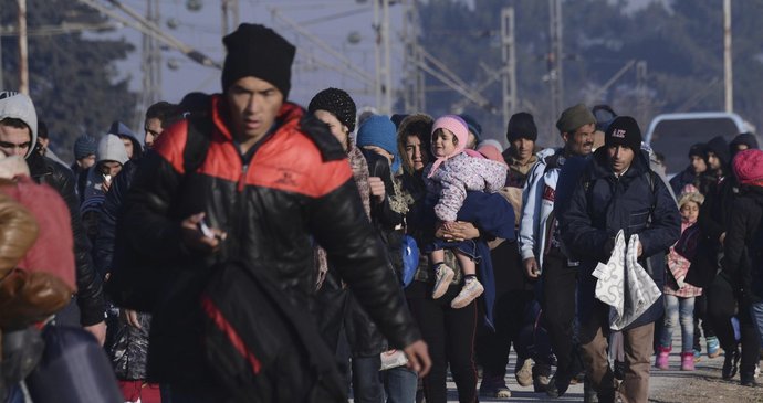 Mezi uprchlíky, kteří míří do Evropy, je mnoho Syřanů. Kolik jich přijde letos?