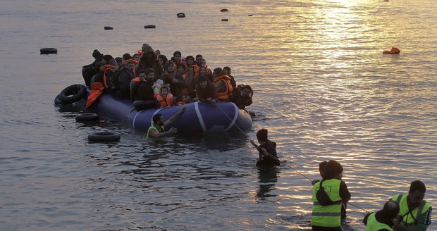 Moře pohltilo další uprchlíky. 18 se jich utopilo u tureckých břehů