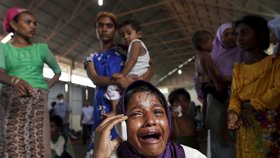 Plačící žena v uprchlickém táboře