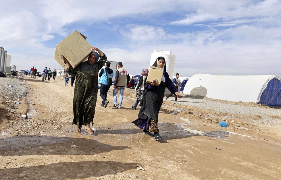 Uprchlický tábor pro Iráčany, kteří utekli z území kolem Mosulu, které ovládal Islámský stát.