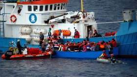 Itálie drží loď německé neziskové organizace na Lampeduse.