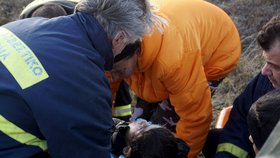 Obětí rozbouřeného moře se stala žena a dvě malé děti. Dalších 15 uprchlíků se pohřešuje.