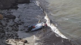 Uprchlíci místo snu o Evropě našli smrt na libyjské pláži