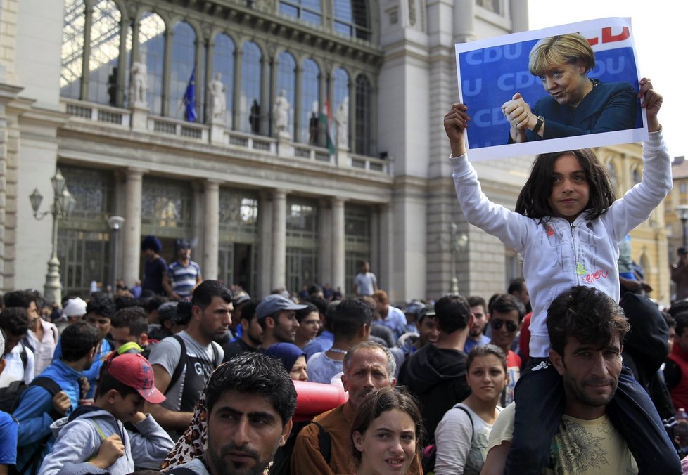 Německo přislíbilo, že přijme všechny občany Sýrie, kteří si u nich zažádají o azyl.