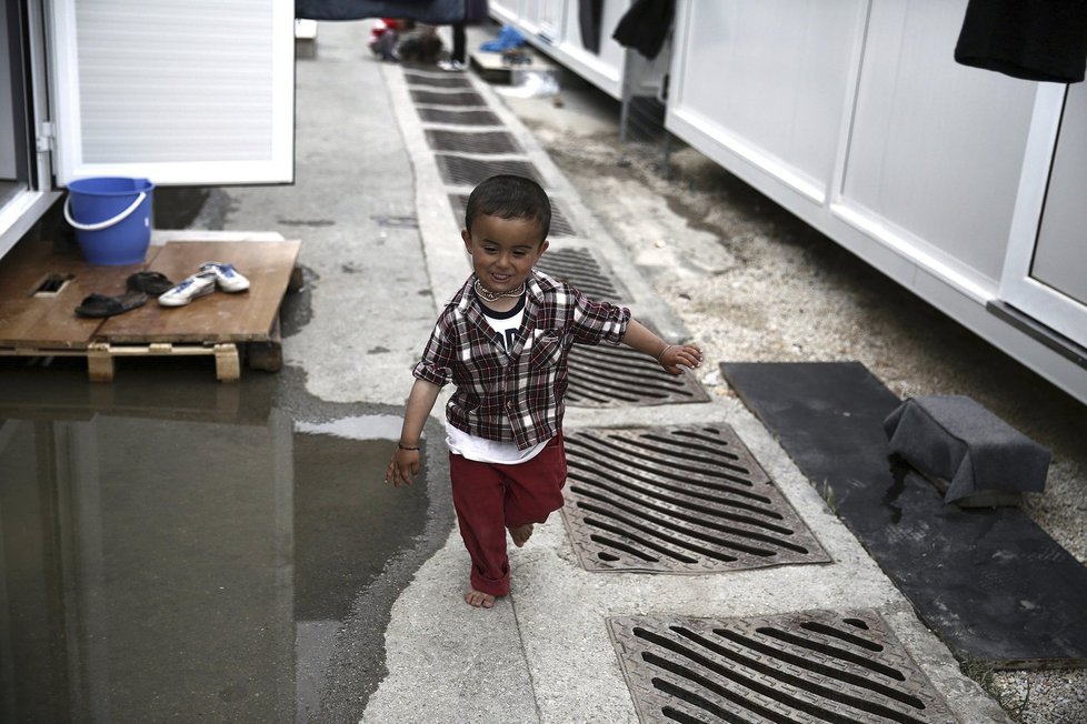 V Idomeni vznikla stanová škola pro dětské běžence, kteří se učí například anglicky a německy.