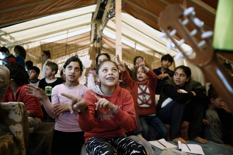 V Idomeni vznikla stanová škola pro dětské běžence, kteří se učí například anglicky a německy.