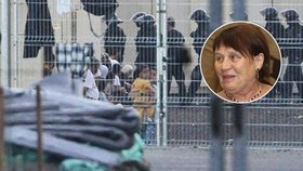 Ombudsmanka Anna Šabatová zkritizovala podmínky, v nichž jsou běženci zadržováni v zařízení v Bělé. Dětem prý chybí teplé oblečení a prostor pro hraní. Navíc například matrace nesplňují hygienické standardy.