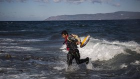 Hřbitov na řeckém ostrově Lesbos je plný: Uprchlíky nemají, kde pohřbívat.