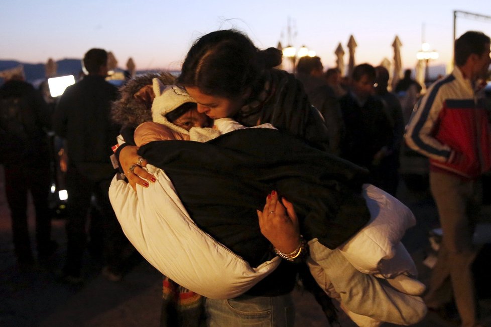 U ostrova Lesbos ztroskotala dřevěná loď. Zahynulo 11 dětí.