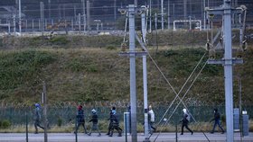 Uprchlíci v Calais jsou hrozbou pro celou Evropu, říká Francie a Británie.