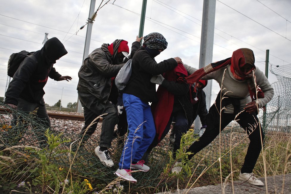 Uprchlíci v Calais jsou hrozbou pro celou Evropu, říká Francie a Británie.