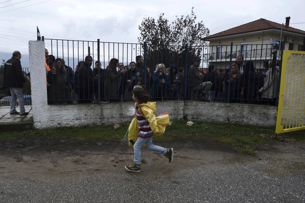 V Řecku se snaží dětem uprchlíků poskytnout i školní vzdělávání.