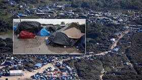 "Džungle" je název pro slumový tábor několika tisíc běženců nedaleko Calais a vytoužených břehů Velké Británie.