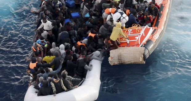 Dvě třetiny Čechů odmítají uprchlíky, vnímají je jako bezpečnostní riziko