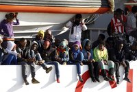 Život v bídě a hanbě nebo kriminální kariéra: Jak končí migranti, když je vrátí domů